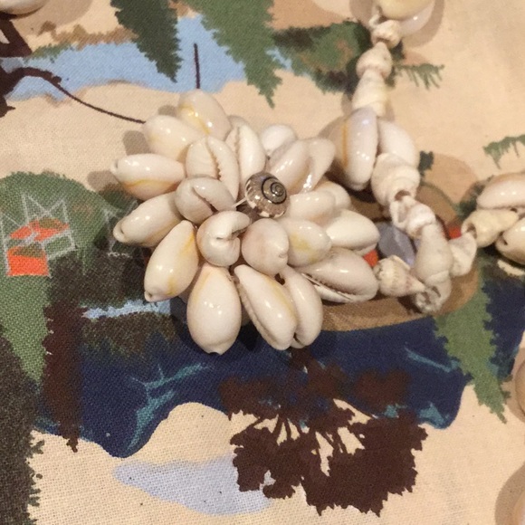 Vintage antique shell necklaces by the sea ocean water boho cowgirl Coachella - Picture 5 of 6